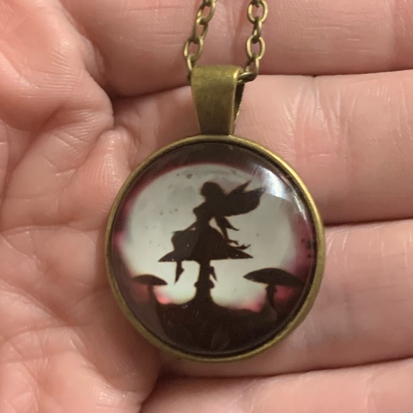 Jewelry - Vintage style fairy on a mushroom necklace